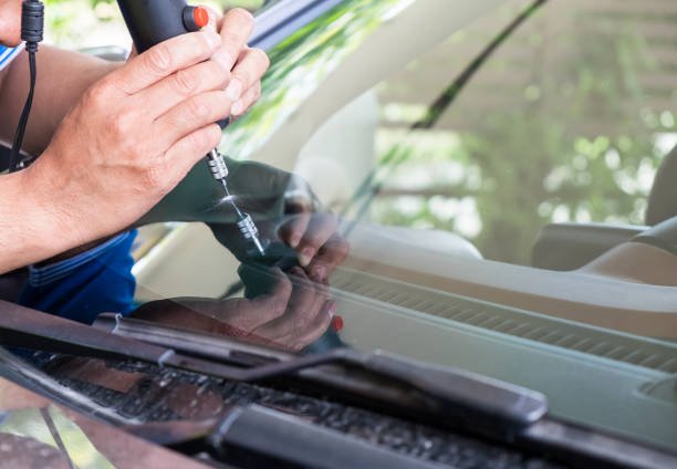 Auto Glass Repair Valley Glen, CA - Comprehensive Windshield Repair and Replacement with Right Choice Car Glass.