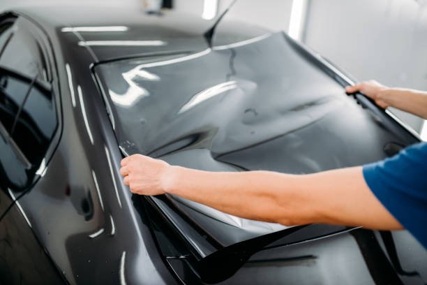 Window Tinting Winnetka, CA - Expert Auto and Car Tint Services with Right Choice Car Glass.